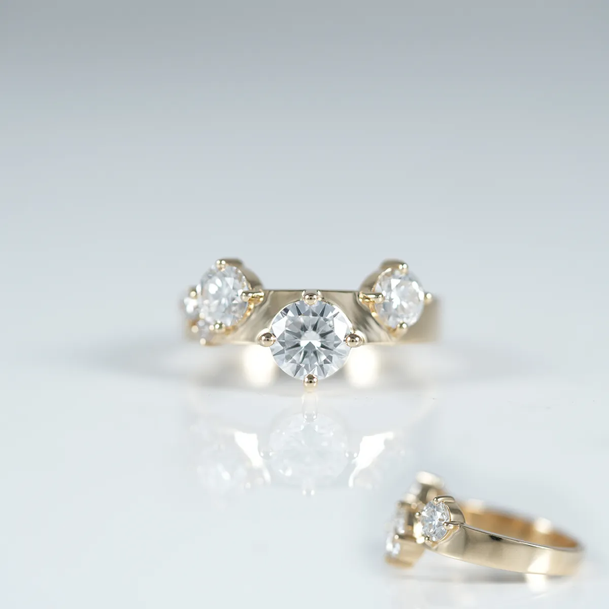 Round Diamond Band 
